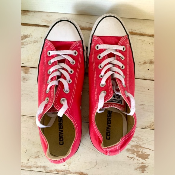 Converse All Star Dark Pink Low-Top Sneakers - Unisex women’s sz 10 men’s 8 EUC - Picture 2 of 13
